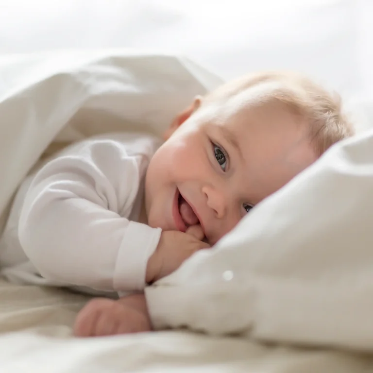 Desarrollo psicomotriz en bebés de 0 a 3 meses | Minenito